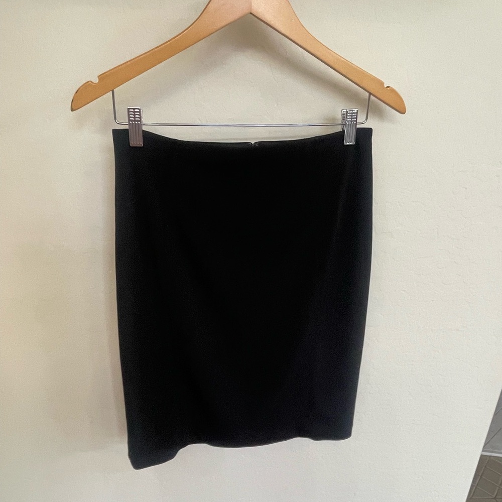NWOT White House Black Market Classic Black Pencil Skirt